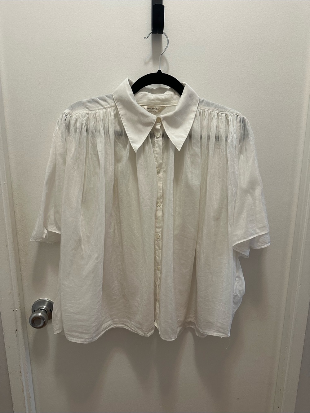 Banana Republic White Short-Sleeve Button-Down Blouse